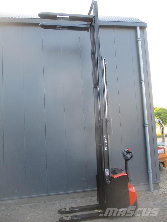 Toyota SWE 120L Empilhador para operador externo