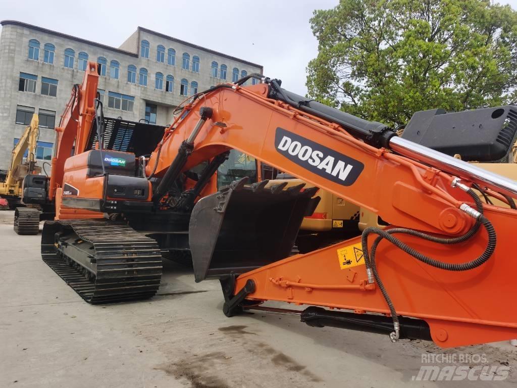 Doosan DX 225 LC Escavadoras de rastos