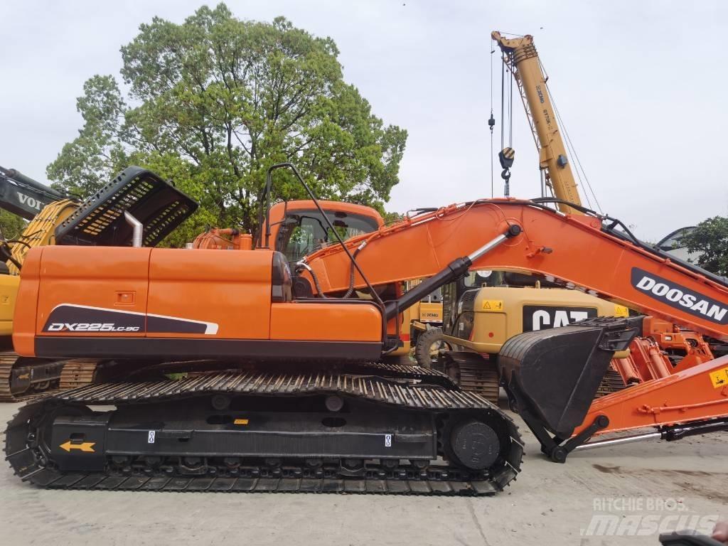 Doosan DX 225 LC Escavadoras de rastos