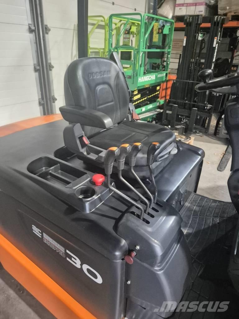 Doosan B 30 X-5 Empilhadores eléctricos