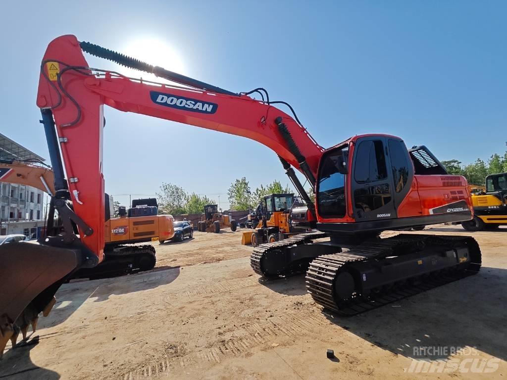 Doosan DX 225 LC Escavadoras de rastos