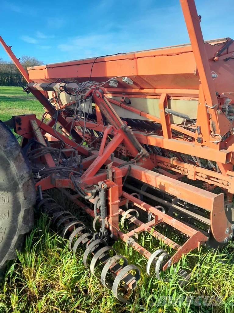 Kuhn Integra 4000 Perfuradoras combinadas