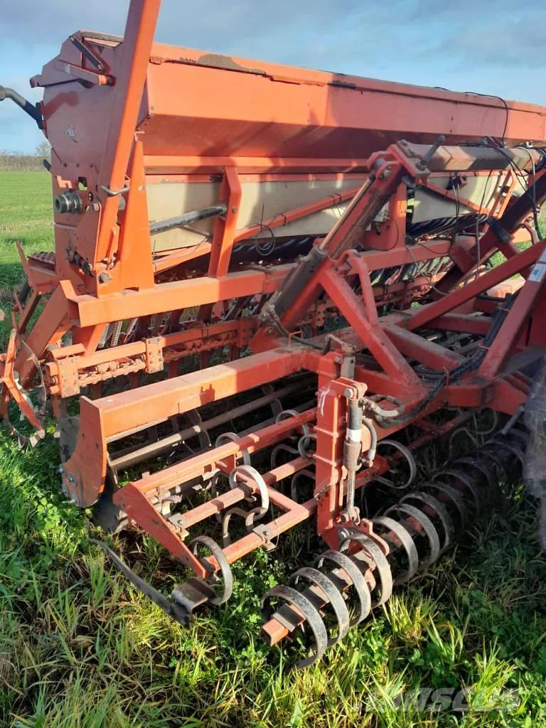 Kuhn Integra 4000 Perfuradoras combinadas