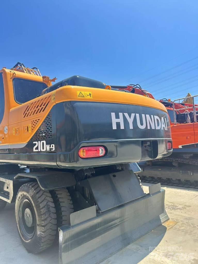 Hyundai R210W-9 Escavadoras de rodas