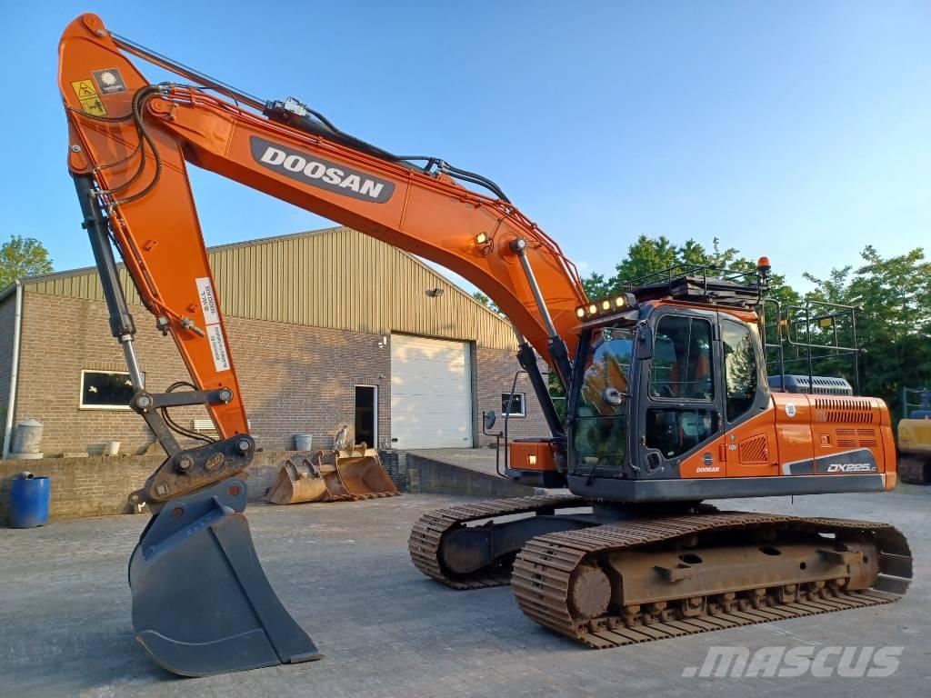 Doosan DX 225 LC-5 Escavadoras de rastos