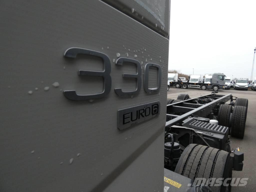 Volvo FM 330 Camiões de chassis e cabine