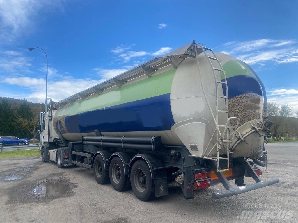 Spitzer SK2460CAL Semi Reboques Cisterna
