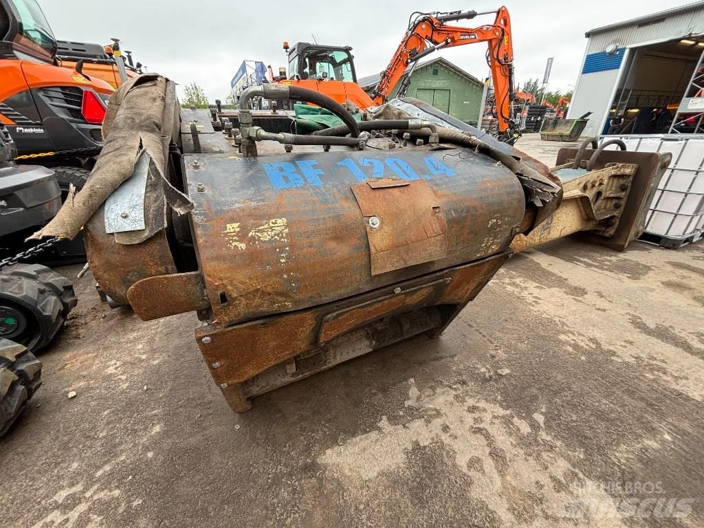 MB Crusher 120 Baldes britadores