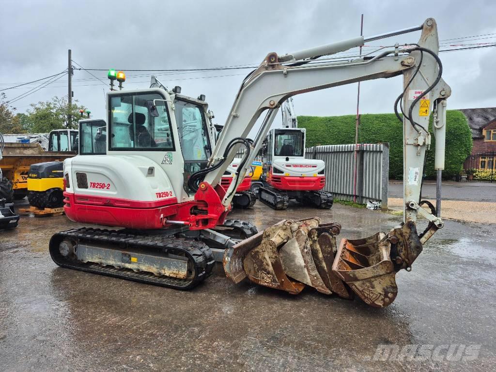 Takeuchi TB 250 Mini Escavadoras <7t