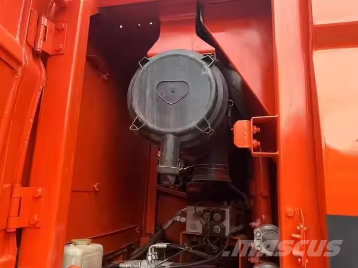 Doosan DX 225 LC Escavadoras de rastos