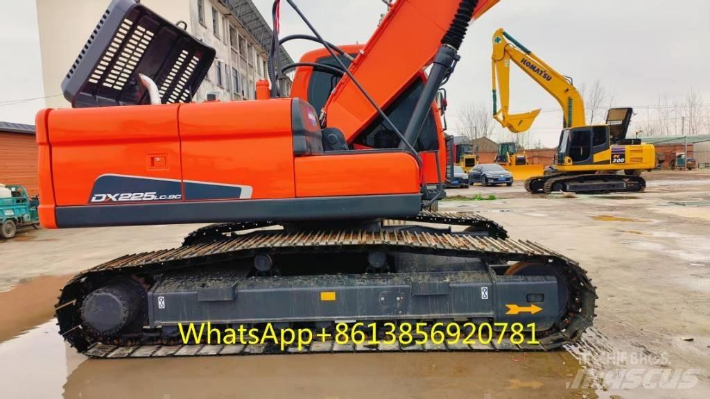 Doosan DX 225 Escavadoras de rastos