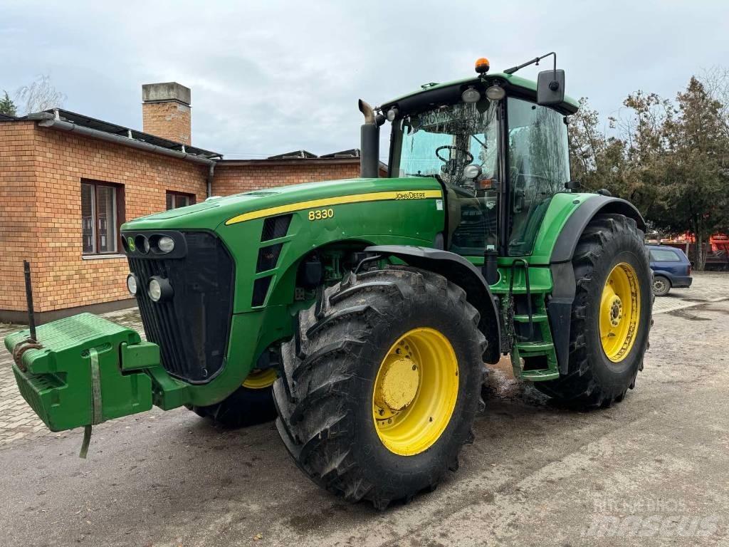 John Deere 8330 Tratores Agrícolas usados