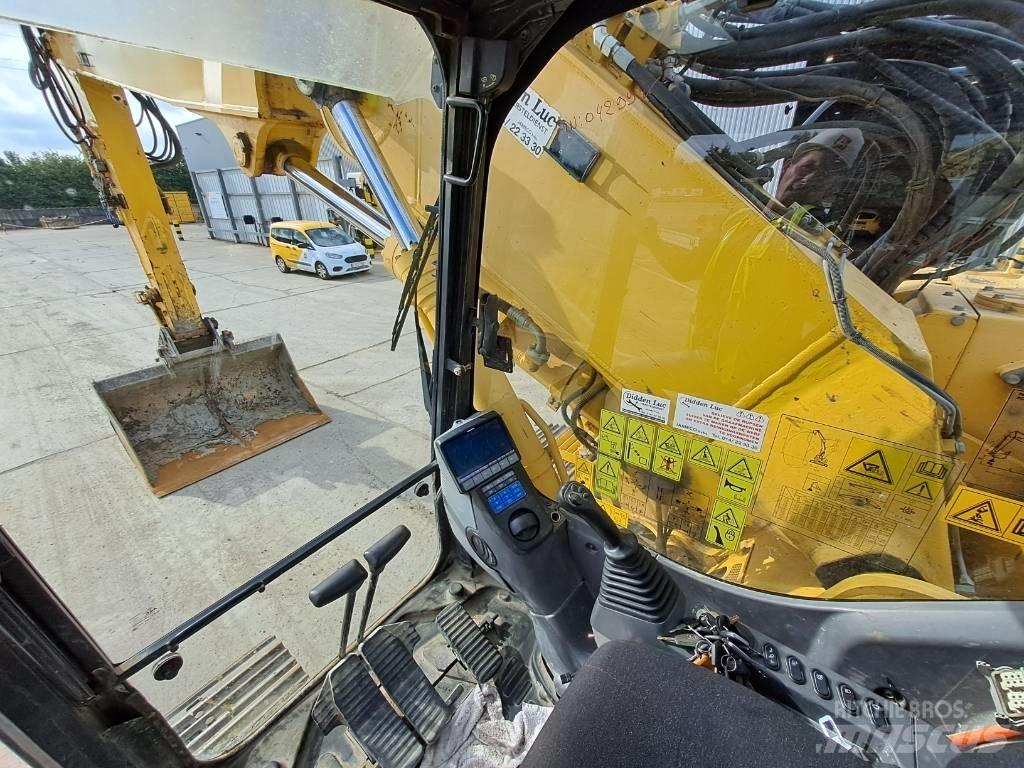 Komatsu PC228USLC-8 Escavadoras de rastos