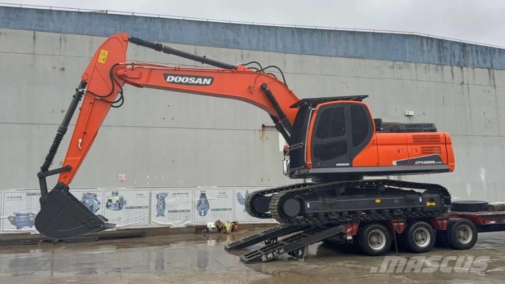 Doosan DX 225 LCA Escavadoras de rastos