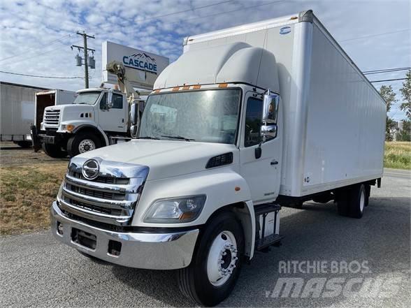 Hino 338 Camiões de caixa fechada