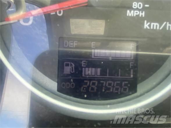 Hino 338 Camiões de caixa fechada