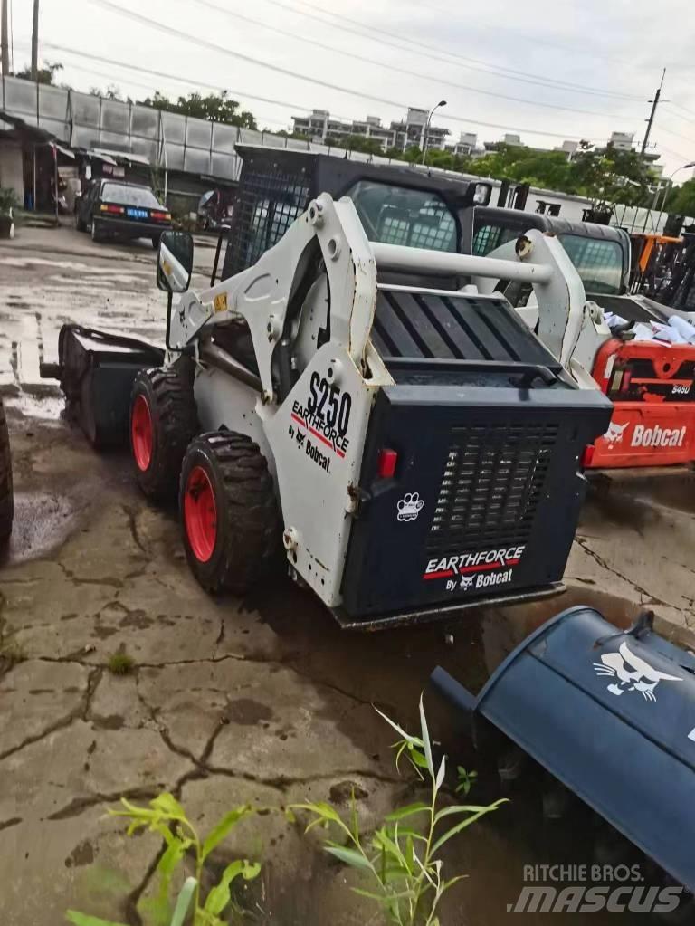 Bobcat S 250 Carregadoras de direcção deslizante