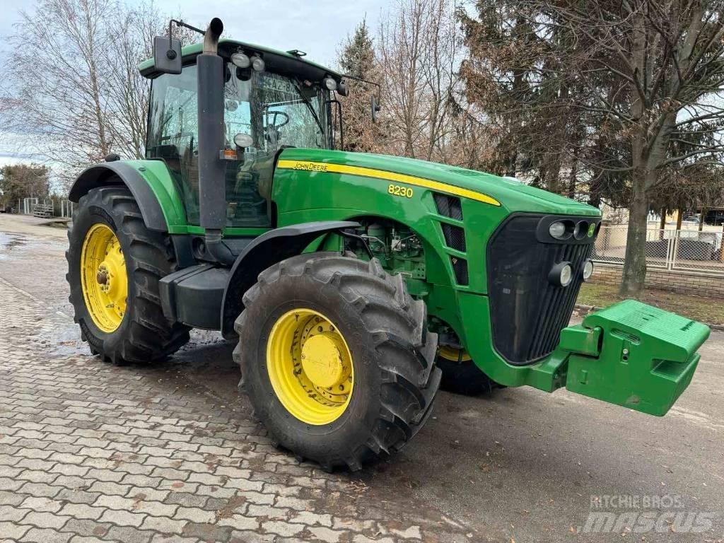 John Deere 8230 Tratores Agrícolas usados
