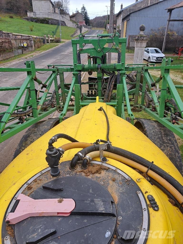 John Deere 732 Pulverizadores rebocados