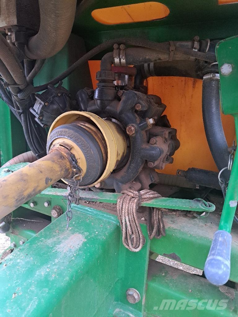 John Deere 732 Pulverizadores rebocados