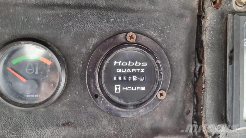 CAT Veekmas NY 15C Motoniveladoras