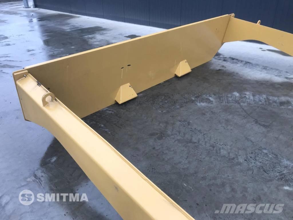 CAT 735B Portas traseiras
