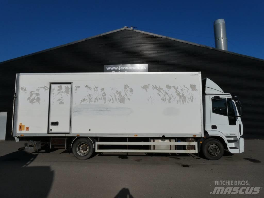 Iveco 120E 25 Camiões de caixa fechada