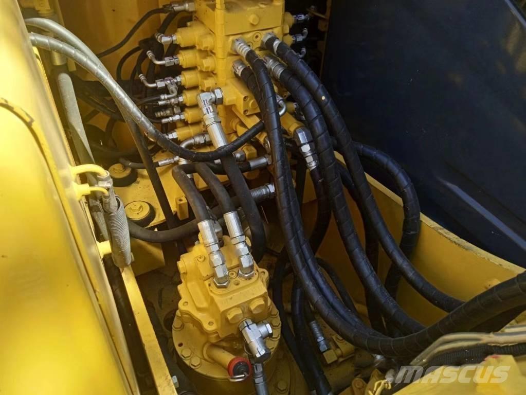 Komatsu PC130-7 Escavadoras de rastos