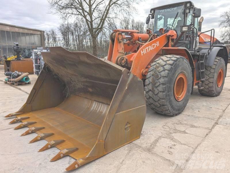 Hitachi ZW 330 Pás carregadoras de rodas