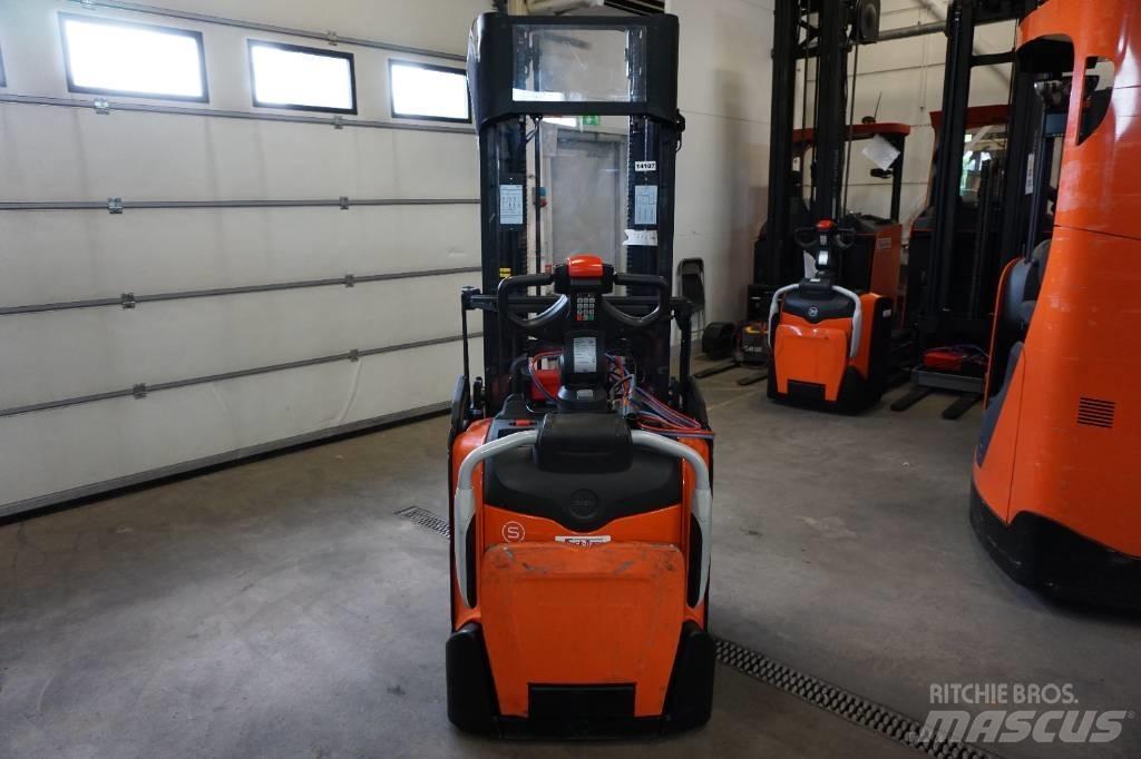 Toyota SPE120L Empilhador para operador externo