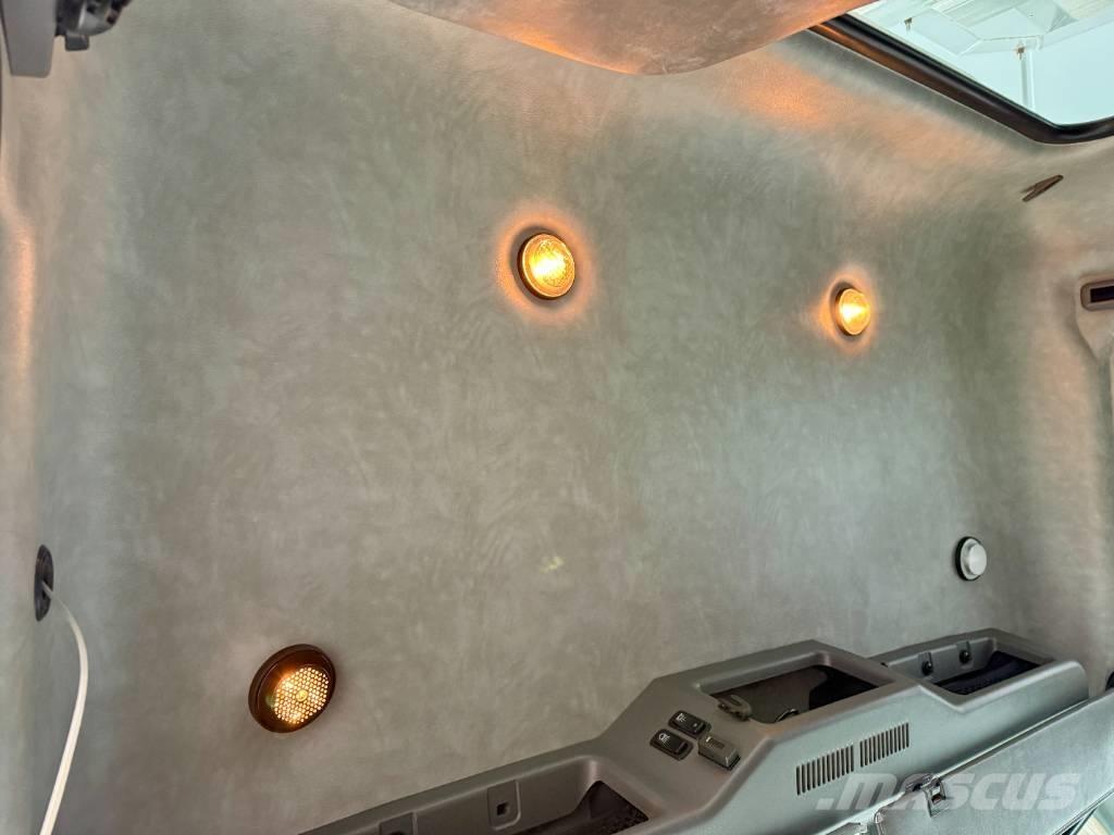 Mack GU813 Tractores (camiões)