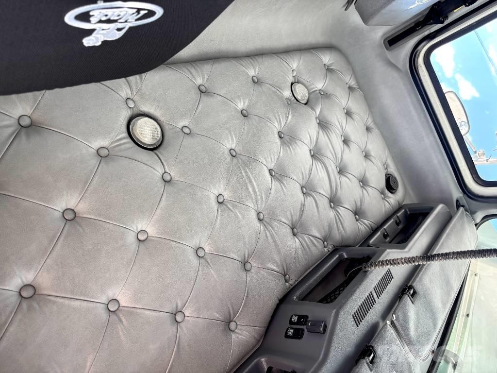 Mack CHU 613 Tractores (camiões)