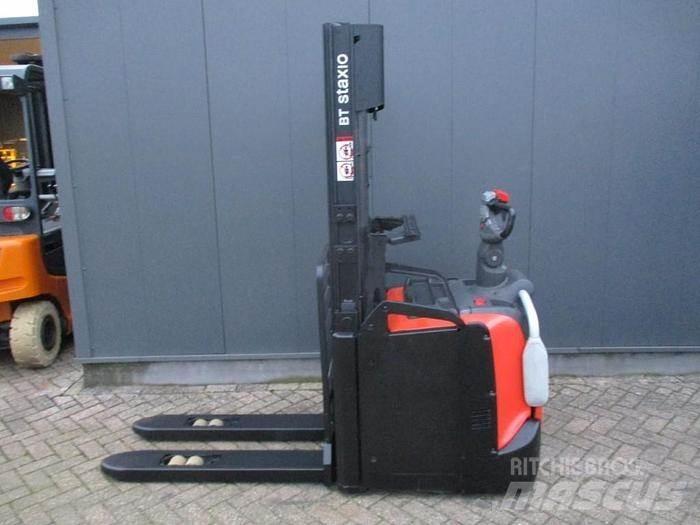 Toyota SPE 120L Empilhador para operador externo