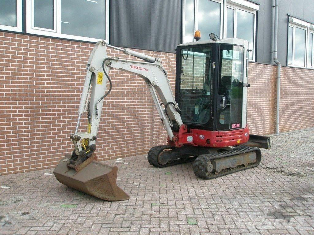 Takeuchi TB23R Mini Escavadoras <7t
