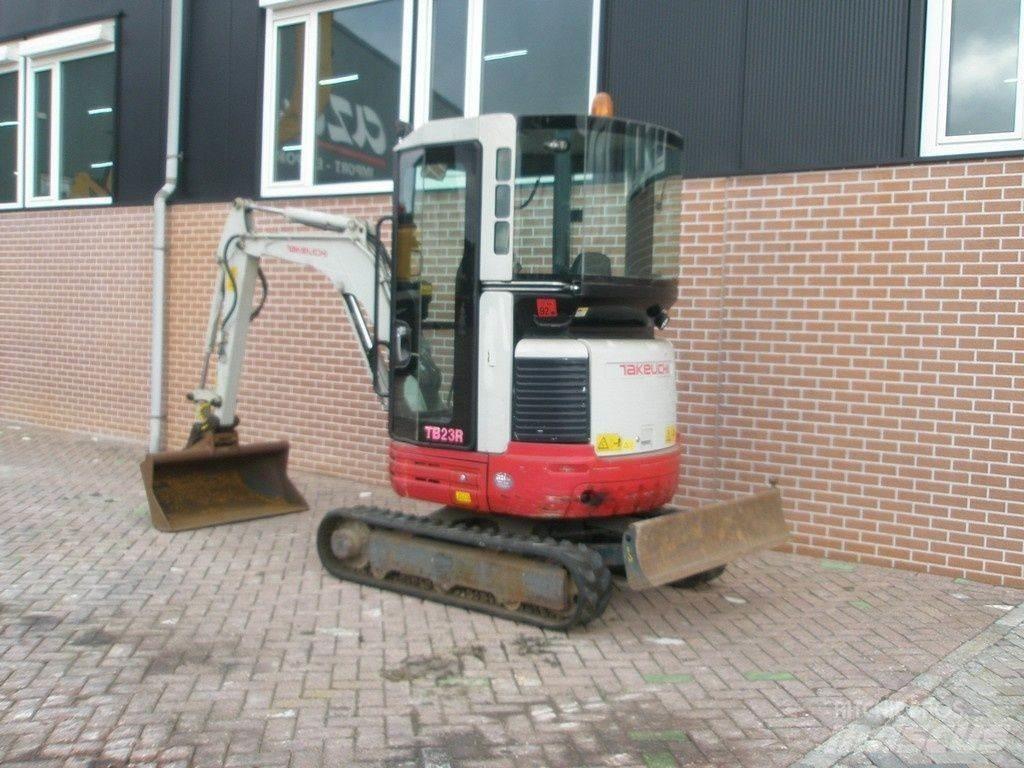 Takeuchi TB23R Mini Escavadoras <7t