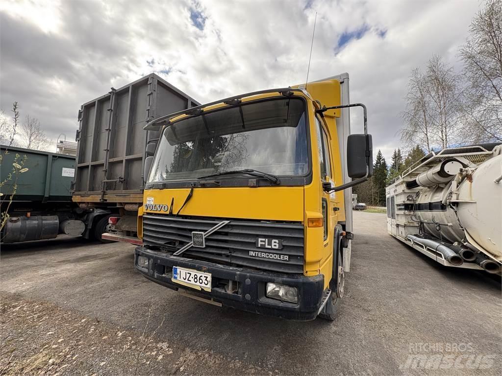 Volvo FL612 Camiões de caixa fechada