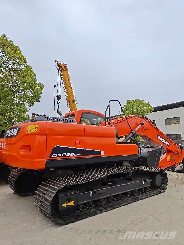 Doosan DX 225 LC-9C Escavadoras de rastos