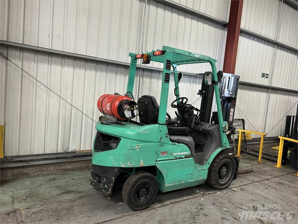 Mitsubishi FG25NT Empilhadores a gás