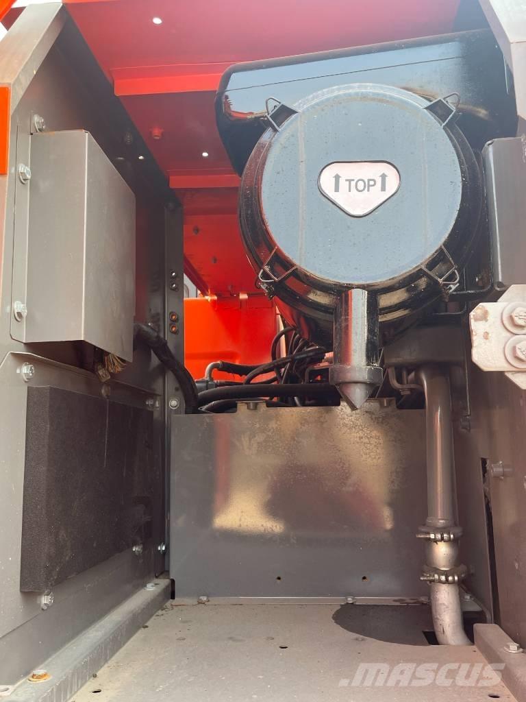 Hitachi ZX 210 Escavadoras de rastos