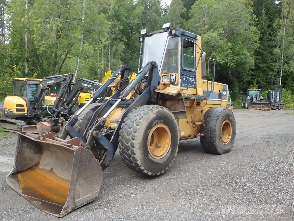 Komatsu WA 250-1 Pás carregadoras de rodas