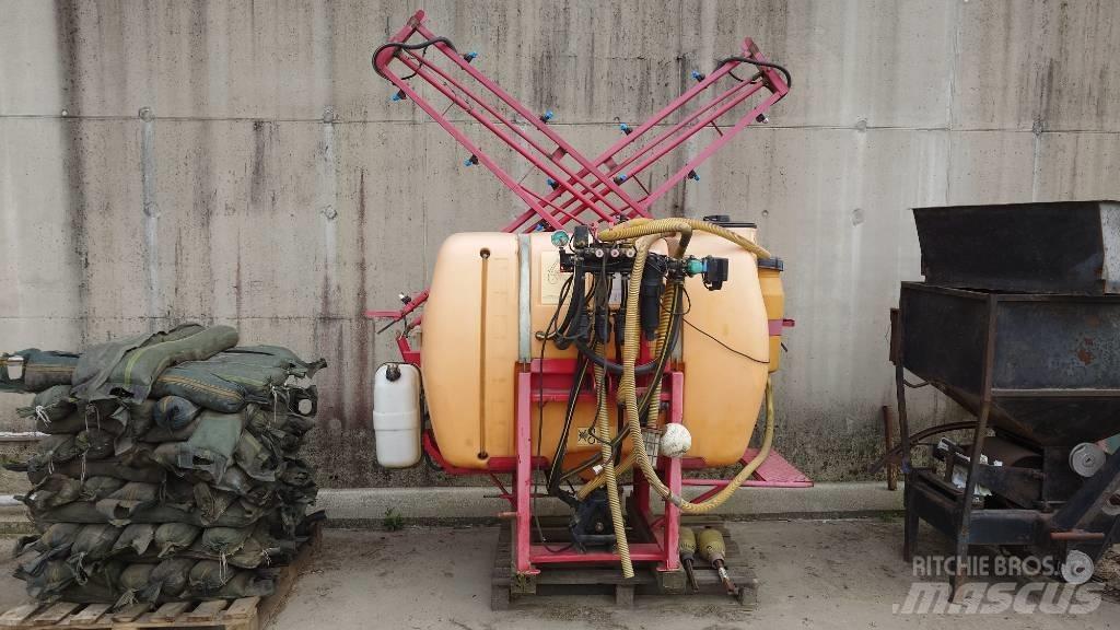 Junkkari 87900 Pulverizadores montados