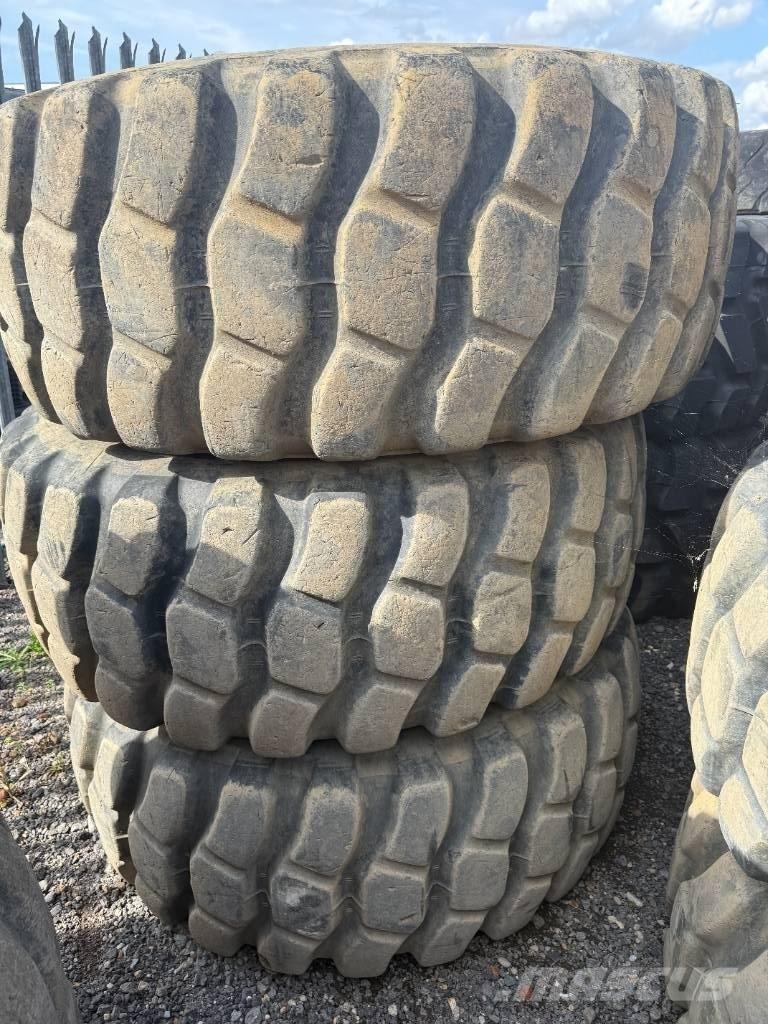 Bridgestone 23.5R25 Pneus, Rodas e Jantes