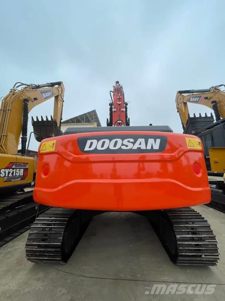 Doosan DX 225 LC Escavadoras de rastos