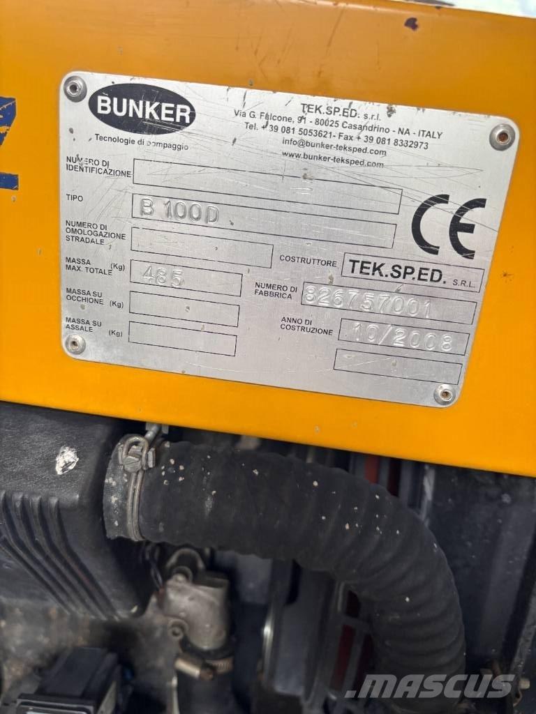 BUNKER B100D Camiões bomba Betão