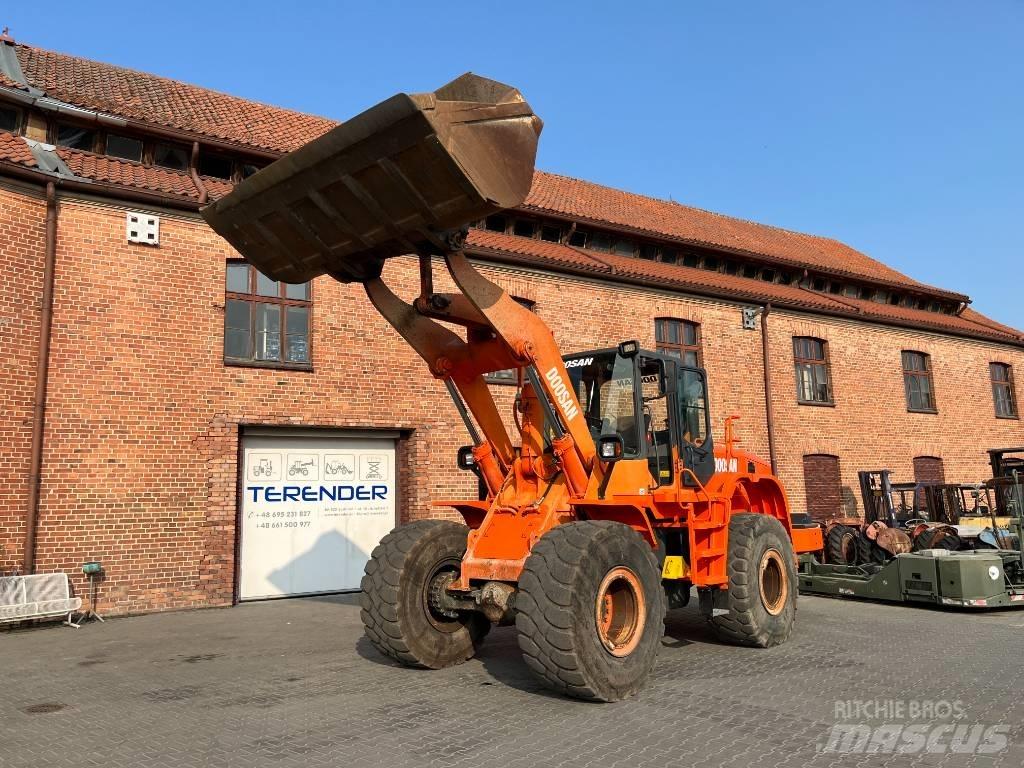 Doosan DL 300 Pás carregadoras de rodas