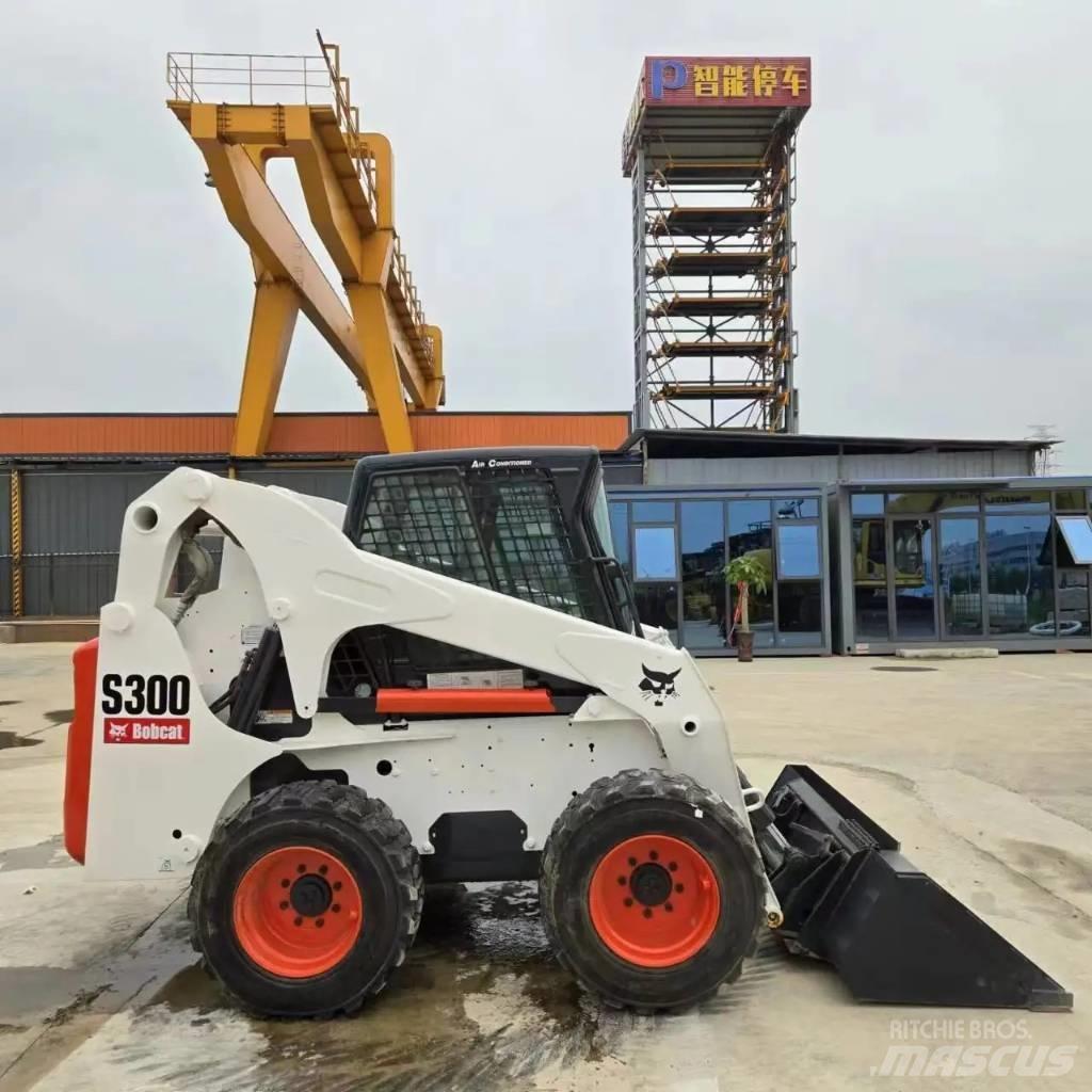 Bobcat S 300 Carregadoras de direcção deslizante