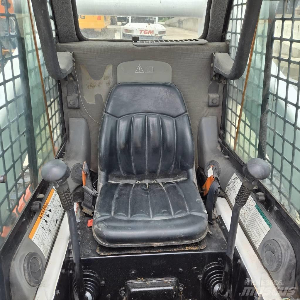 Bobcat S 300 Carregadoras de direcção deslizante