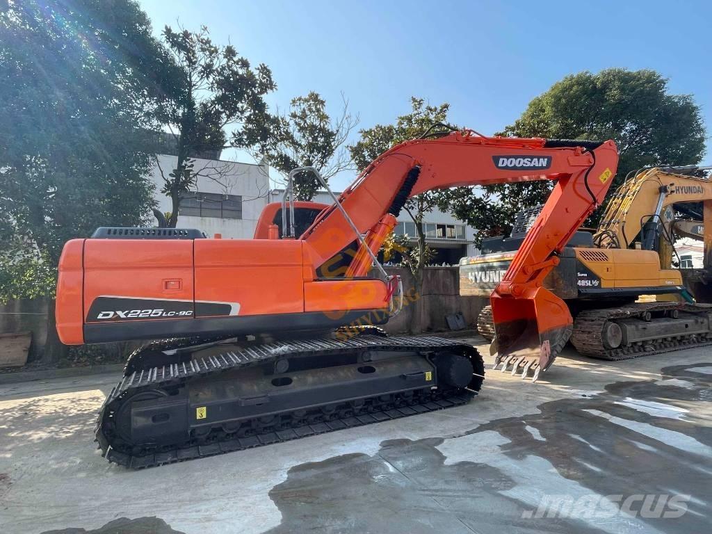 Doosan DX 225 LC Escavadoras de rastos