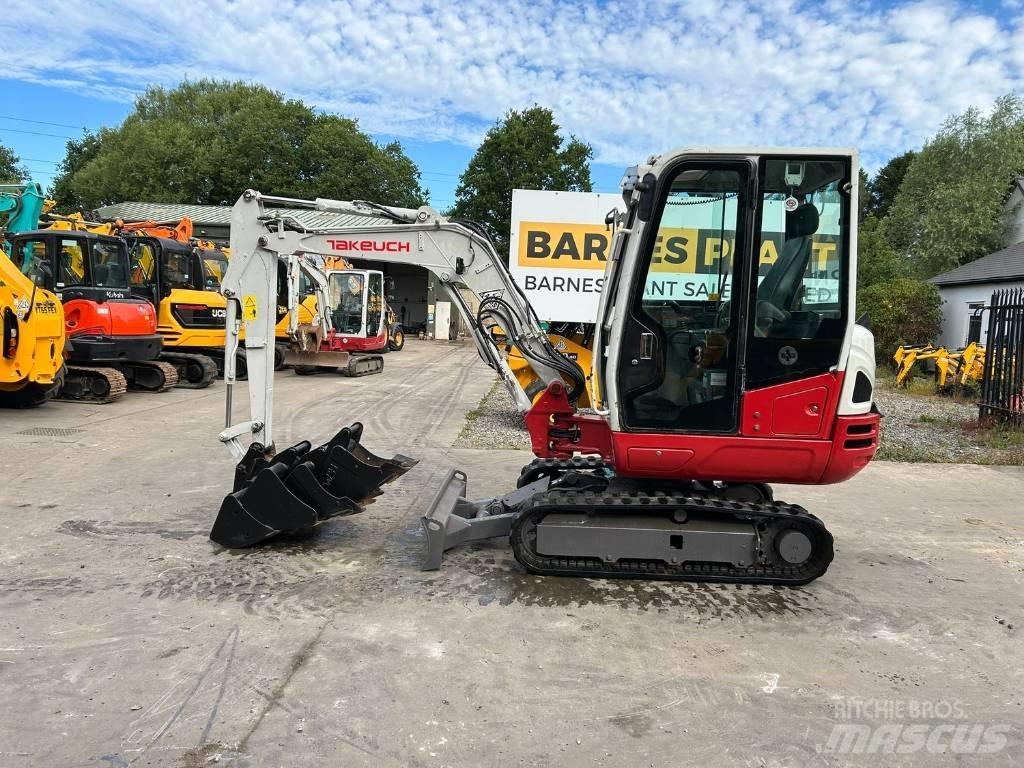 Takeuchi TB 230 Mini Escavadoras <7t