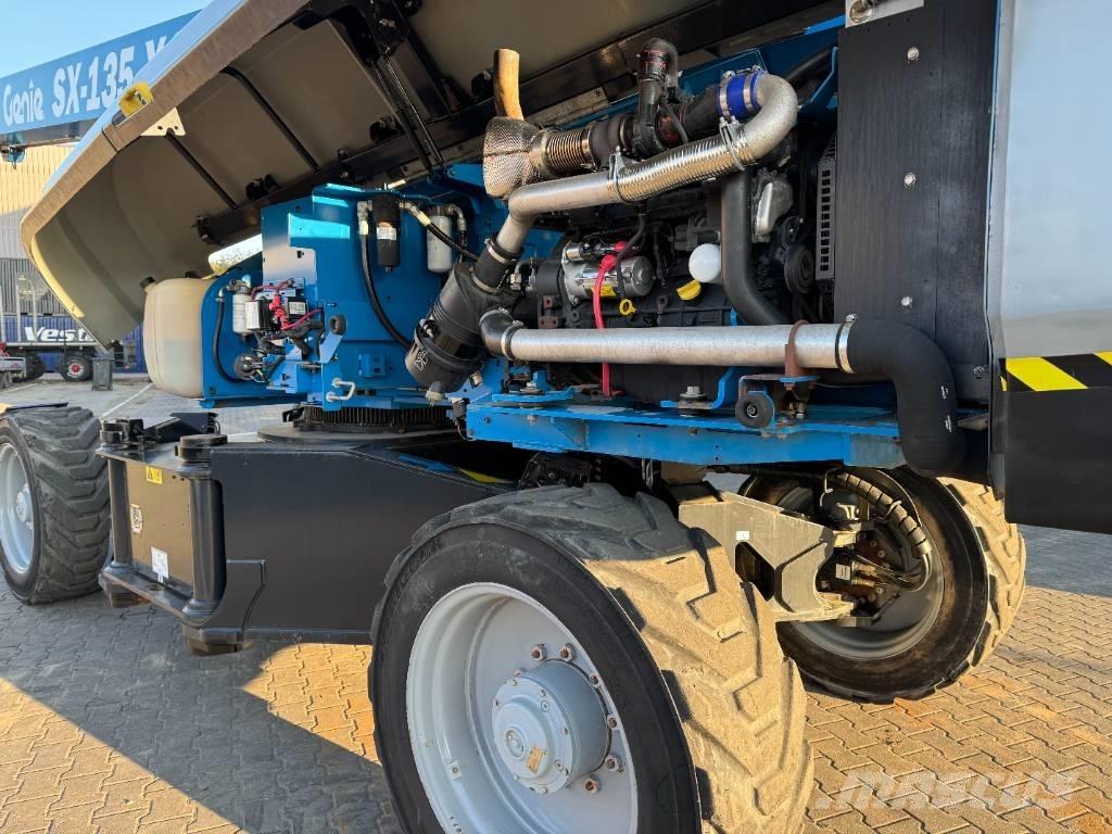 Genie SX 135 XC Elevadores braços Telescópicos